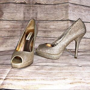 STEVE MADDEN P-Karro Gold Sequin Peep Toe Pump Size 8